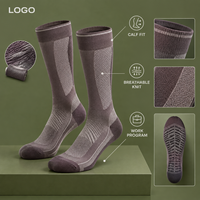 Chaussettes de compression avec panneaux en maille pour le soutien du mollet, couleur prune taupe, en Spandex et Nylon, zones en maille, soutien gradué, ajustement du bout du pied