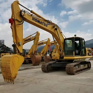 Excavatrice Komatsu PC210 d'occasion, 21 tonnes, chenillée hydraulique, bon état, composants principaux : moteur, pompe, boîte de vitesses, roulement, PLC, 2023 - Product Image 2