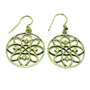 2023 nouveau Design plaqué or boucles d'oreilles pour femmes accessoires de bijoux de mode pour les fêtes de mariage - Product Image 3
