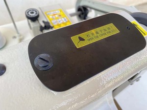 Machine à coudre industrielle à grande vitesse avec moteur en acier inoxydable pour matériaux lourds de plongée automatique RN-106TT - Product Image 6
