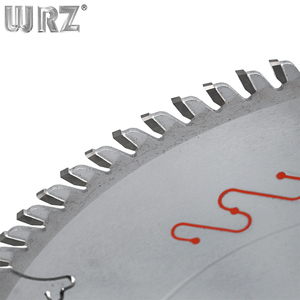 Hoja de perfil BT de 300 mm y 96 dientes, soldada con láser industrial WRZ HF004, para sierras de panel de precisión con revestimiento de nitruro y corte de madera - Product Image 3