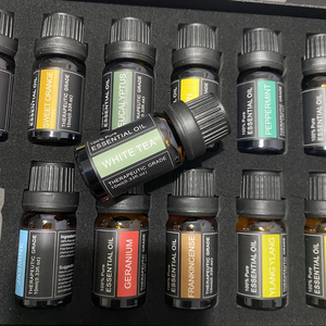 Le luxe à chaque goutte : Huiles <span class=keywords><strong>de</strong></span> massage personnalisées 10 ml à la lavande, au clou <span class=keywords><strong>de</strong></span> girofle, à l'orange et au thym - Huiles essentielles 100 % pures - Coffrets cadeaux sur mesure - Product Image 6