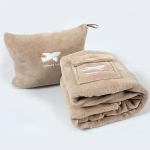 热卖图案设计二合一旅行毯保暖法兰绒带储物袋行李箱靠垫折叠毯枕