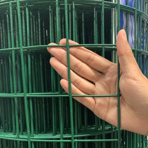 Panneau de clôture de ferme en treillis soudé à armure simple, revêtu de PVC galvanisé vert, avec des trous carrés (prix d'usine) - Product Image 5