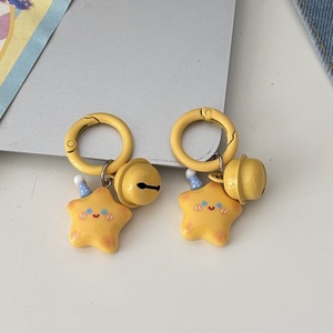 Llavero de resina con diseño de estrella y campana, accesorio de regalo para mejores amigos, colgante kawaii para colgar en la bolsa, venta al por mayor - Product Image 3