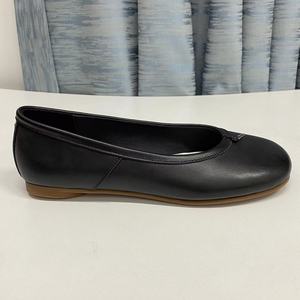 Chaussures plates décontractées pour femme en cuir d'agneau véritable, confortables, à bout large, à enfiler, style bateau, personnalisables avec logo - Product Image 2