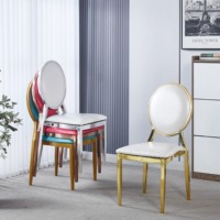 Chaise de banquet empilable style Louis avec dossier médaillon en cuir PU, finition or, or rose, chrome pour mariage, événement, hôtel