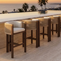 Tabourets de bar modernes en aluminium avec revêtement imitation bois et cordage tressé, chaises hautes de patio avec coussin – Vente en gros