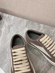 2026 New Best-selling Retro Green Design Cushioning Non-slip Thick Soled Sporty Walking Shoes Suede Upper Anti-Odor All Seasons - Product Image 2