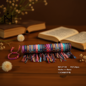 Braccialetto Intrecciato 1,5 Cm Fatto a Mano con Nappine Colorate, Bracciali alla Moda - Product Image 3