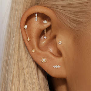 Elegante Pendiente de Plata S925 con Diseño de Corona Marquise y Tiara Delicada para Hélice y Tragus - Product Image 1