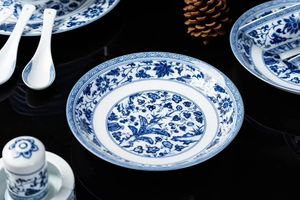 Juego de <span class=keywords><strong>Vajilla</strong></span> de Porcelana Azul y <span class=keywords><strong>Blanca</strong></span> Estilo Yuan Clásico de 58 Piezas - <span class=keywords><strong>Vajilla</strong></span> de Cerámica Auténtica de Jingdezhen para 10 Personas - Product Image 3