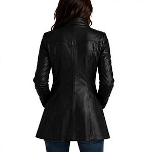 Blazer court noir en cuir véritable pour femme, modèle tendance, coupe ajustée, longueur longue - Product Image 2