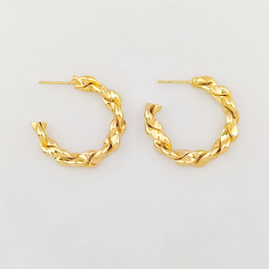 Joyería elegante de moda, pendientes de aro de cuerda trenzada chapada en oro de latón, pendientes de aro de cadena gruesos simples para mujer, estilo diario - Product Image 3
