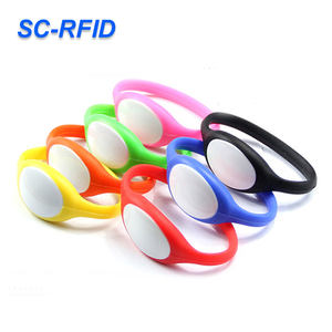 Bracelet en silicone RFID 125kHz NFC Bracelet de paiement sans espèces à puce 1K pour parc d'attractions - Product Image 4