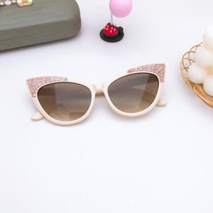 DOISYER all'ingrosso per bambini <span class=keywords><strong>occhi</strong></span> <span class=keywords><strong>di</strong></span> gatto stili simpatici occhiali da <span class=keywords><strong>sole</strong></span> protezione Uv per bambini occhiali da <span class=keywords><strong>sole</strong></span> in plastica per bambini - Product Image 4