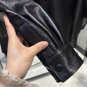<span class=keywords><strong>Giacca</strong></span> Camicia in Vera Pelle con Grana di Struzzo Goffrata da <span class=keywords><strong>Donna</strong></span>, <span class=keywords><strong>Oversize</strong></span> Casual, per Autunno - Product Image 4
