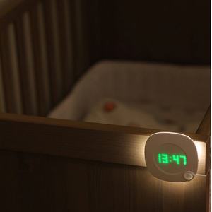 Lumière de placard à détecteur de mouvement, sans fil, alimentée par batterie, LED, veilleuse avec capteur de gravité et horloge - Product Image 4