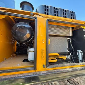 Matériel d'occasion d'origine japonaise pour travaux de terrassement : Excavatrice Sany 23 tonnes SANY235H, pelle sur chenilles d'occasion à vendre - Product Image 2