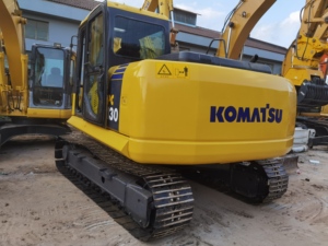 Excavatrice sur chenilles Komatsu PC130-7 d'occasion de haute qualité, équipement de construction hydraulique de taille moyenne - Product Image 6