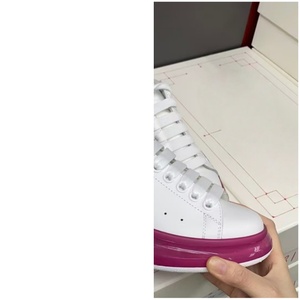 Vente en gros de baskets plateforme à coussin d'air blanches et roses, chaussures de skate en cuir personnalisées à semelle épaisse - Product Image 2