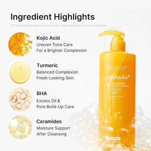 Detergente schiumogeno in gel alla curcuma e acido kojico Medicube |   Gel Illuminante Viso e Corpo per Pelli Grasse |   Rimozione di Trucco e Protezione Solare - Product Image 3