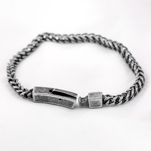 สร้อยข้อมือโซ่เหล็กไทเทเนียมสี่เหลี่ยม 4 มม. สีเงินโบราณ ดีไซน์เรขาคณิตสำหรับทุกเพศ เครื่องประดับแฟชั่น - Product Image 2
