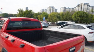 รถกระบะดีเซล Forthing P8 2.3T 8AT ยูโร 6 พวงมาลัยซ้าย/ขวา รองรับ 4x4 ยี่ห้อ Dongfeng สำหรับขาย - Product Image 5