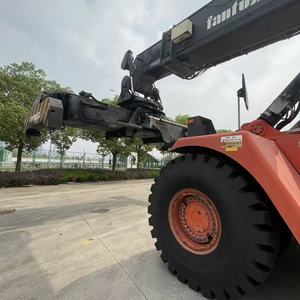 Manipulador de Contenedores Usado de 45 Toneladas, Apilador de Alcance Fantuzzi CS45KM de Segunda Mano, Máquina de Manipulación de Contenedores Pesados de Alta Calidad - Product Image 4