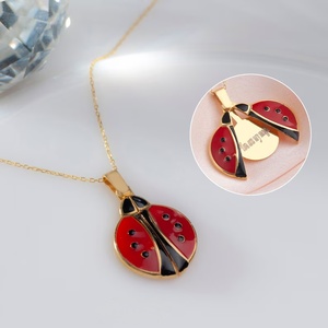 Collar con Medallón <span class=keywords><strong>de</strong></span> Mariquita en Acero Inoxidable Chapado en Oro <span class=keywords><strong>de</strong></span> 18K, <span class=keywords><strong>Mensaje</strong></span> Oculto Personalizado, Joyería Minimalista Resistente al Deslustre - Product Image 1