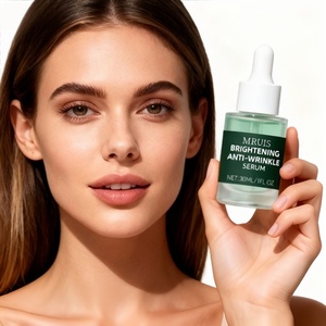 1 floz de suero facial de vitamina C con ácido hialurónico, vitamina <span class=keywords><strong>E</strong></span> <span class=keywords><strong>Aloe</strong></span> <span class=keywords><strong>Vera</strong></span> para un cuidado de la piel más suave y refinado - Product Image 2
