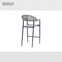 Tabouret de bar moderne en rotin PE avec structure en aluminium pour l'extérieur, la salle à manger, la cuisine, la salle de bain, la chambre et plus encore