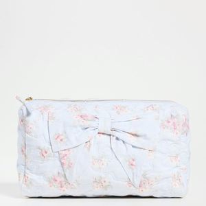 Pochette de voyage personnalisée en toile écologique, matelassée, imprimée floral sur toute la surface, réutilisable, imperméable, grande taille, avec fermeture éclair et nœud papillon pour filles - Product Image 1