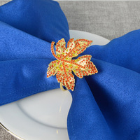 Anneau de serviette en fer style occidental en forme de feuille d'érable pour la décoration de table d'hôtel, de banquet ou de mariage