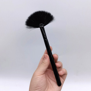 Pinceau applicateur de <span class=keywords><strong>masque</strong></span> en poils de chèvre doux et moelleux avec logo personnalisé, pour <span class=keywords><strong>peeling</strong></span> à l'acide glycolique, super doux, taille moyenne, blanc, en forme d'éventail, avec manche pour correcteur - Product Image 4
