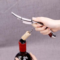 Nouveauté en vente chaude, accessoires de cuisine, tire-bouchon en acier inoxydable, ouvre-bouteille à vin avec poignée en bois, ouvre-bouteille à bière