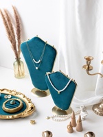 Présentoir de Colliers en Velours, Mannequin à Bijoux avec Bordure Dorée pour la Vente au Détail