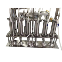 Machine de remplissage, de bouchage et d'étiquetage de bouteilles d'huile de palme à piston linéaire entièrement automatique à 4 buses