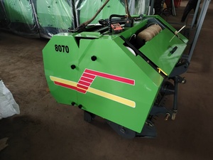 Machine à ensilage hydraulique ronde mini 870 avec moteur, haute productivité, à vendre - Product Image 5