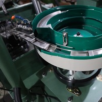 Machine automatique de fabrication de tête froide de vis de taraudage en métal CNC à grande vitesse