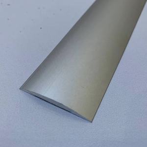 Accessoires <span class=keywords><strong>de</strong></span> <span class=keywords><strong>porte</strong></span> et <span class=keywords><strong>de</strong></span> fenêtre <span class=keywords><strong>de</strong></span> jardin en aluminium extrudé avec caoutchouc et <span class=keywords><strong>silicone</strong></span> Matériau <span class=keywords><strong>de</strong></span> <span class=keywords><strong>porte</strong></span> en bois Type <span class=keywords><strong>de</strong></span> rampe Seuil <span class=keywords><strong>de</strong></span> <span class=keywords><strong>porte</strong></span> - Product Image 5