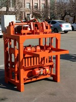 Machine de fabrication de briques sans cuisson et de blocs creux pour engins de construction, à rendement élevé et rentabilité maximale