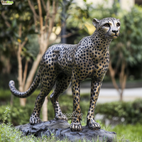 Escultura de Guepardo en Movimiento Pintada a Mano, Tamaño Real, Estatua de Cobre Fundido en Bronce con Detalles de Manchas Negras y Rayas de Lágrima para Jardín o Villa