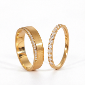 Luxury 18K Gold Diamond Wedding Band <b>Ring</b> Set, Pavé Round Cut Diamond <b>Couple</b> <b>Rings</b>, Elegant <b>Matching</b> Engagement Jewelry - Product Image 1