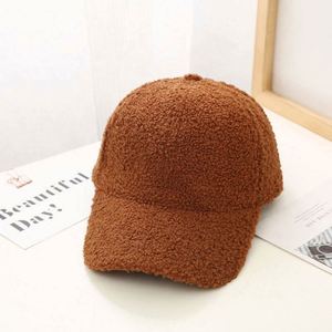 Gorra de Béisbol Unisex de 6 Paneles de Forro Polar al por Mayor con Patrón de Letras, Tejido Común 100% Algodón, Grabado en Relieve y Bordado 3D - Product Image 6