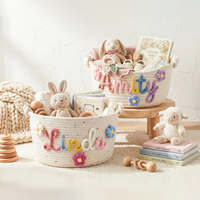 Cesta de Armazenamento para Bebê com Nome Bordado Personalizado, Cesto de Brinquedos em Corda de Algodão, Decoração Boho Colorida para Quarto de Bebê, Presente para Chá de Bebê