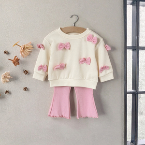 Conjunto de Ropa Casual de Otoño para Bebés Niñas, Estilo Coreano, Top con Lazo Tridimensional y Pantalones Acampanados, Cómodo Conjunto de Dos Piezas - Product Image 1