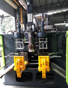 Machine de fabrication de fûts en plastique 1 L d'<span class=keywords><strong>occasion</strong></span> en gros en usine Machine de moulage par étirage-soufflage de fûts en plastique de 1 litre - Product Image 2