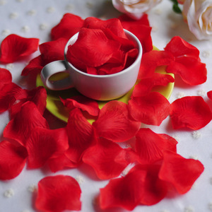 Pétalos de Rosa Roja No Tejidos para Decoración de Pasillos de Boda, Día de San Valentín, Dormitorios, Fiestas y Mesas - Product Image 4