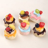 Breloques en résine 3D en forme de gâteau aux fruits, boucles de chaussures, pendentifs porte-clés, accessoires décoratifs pour maison de poupée